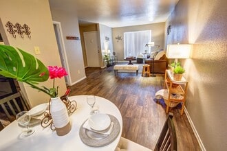 480 W Parker Rd in Houston, TX - Building Photo - Building Photo