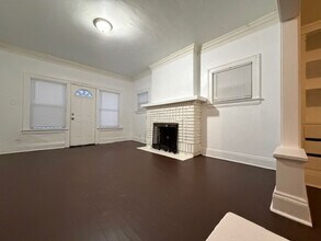 9807 Easton Ave in Cleveland, OH - Foto de edificio - Building Photo