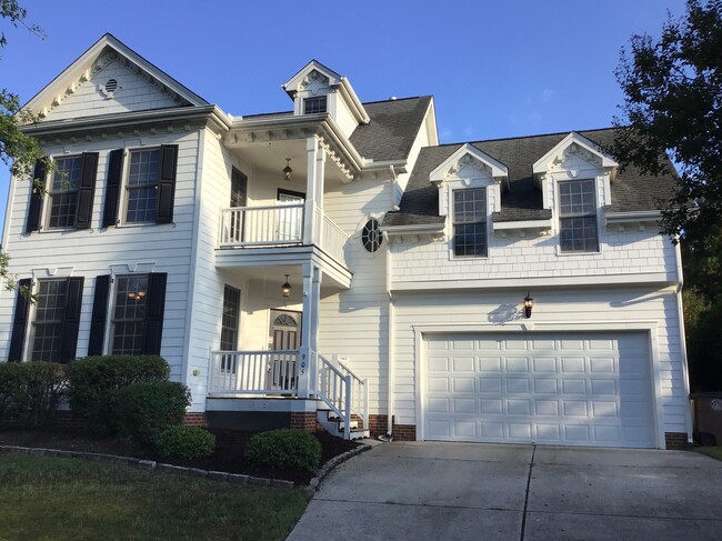 905 Alba Rose Ln