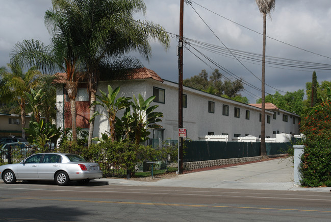 Vista De Oro in Spring Valley, CA - Building Photo - Building Photo