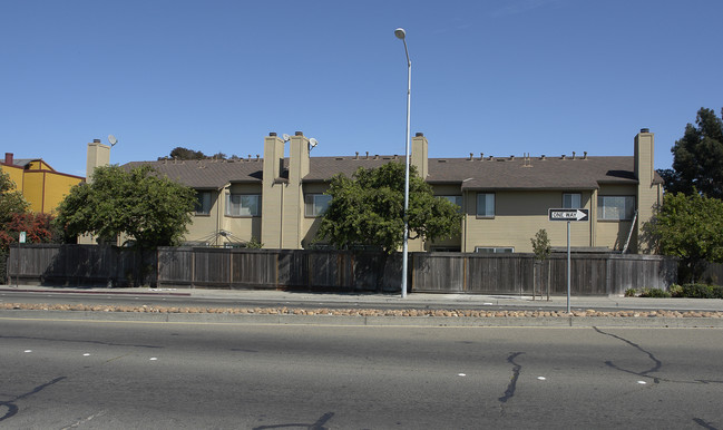 1006 Pinewood Ter in San Pablo, CA - Building Photo - Building Photo