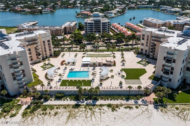 property at 3115 Gulf Shore Blvd N