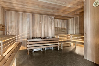 Alexander Appartements in Montréal, QC - Foto de edificio - Building Photo