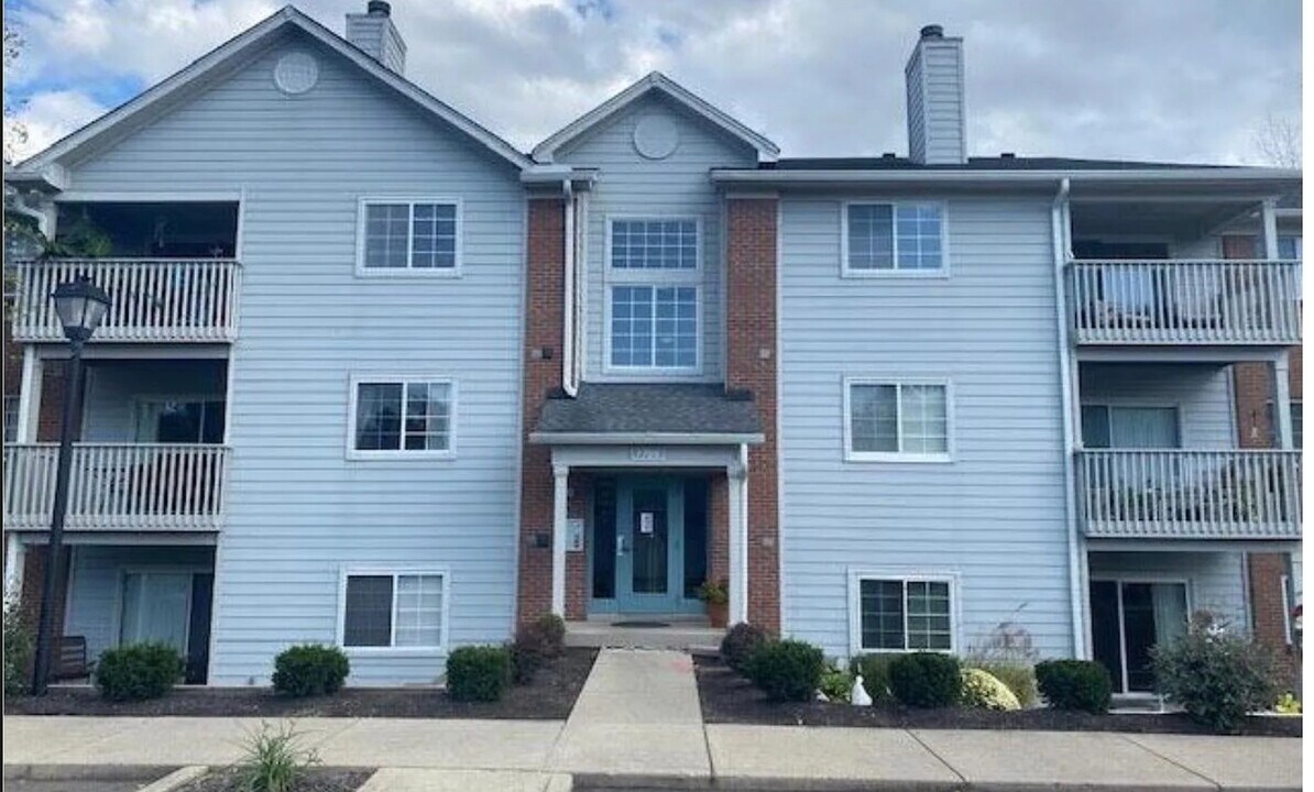 7756 Scioto Ct, Unit 322 in West Chester, OH - Foto de edificio
