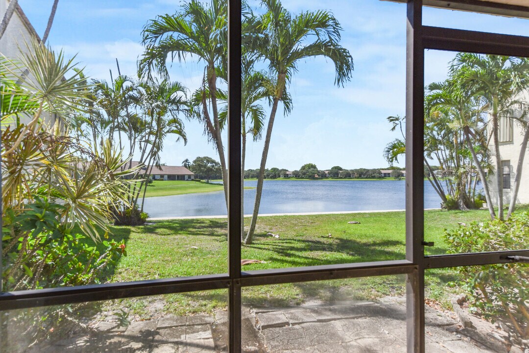 2600 Greenwood Terrace in Boca Raton, FL - Building Photo