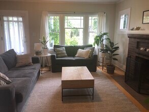 5329 9th Ave NE in Seattle, WA - Building Photo - Building Photo