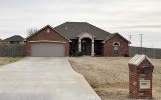 10527 JORDYNN'S Xing in Elgin, OK - Building Photo