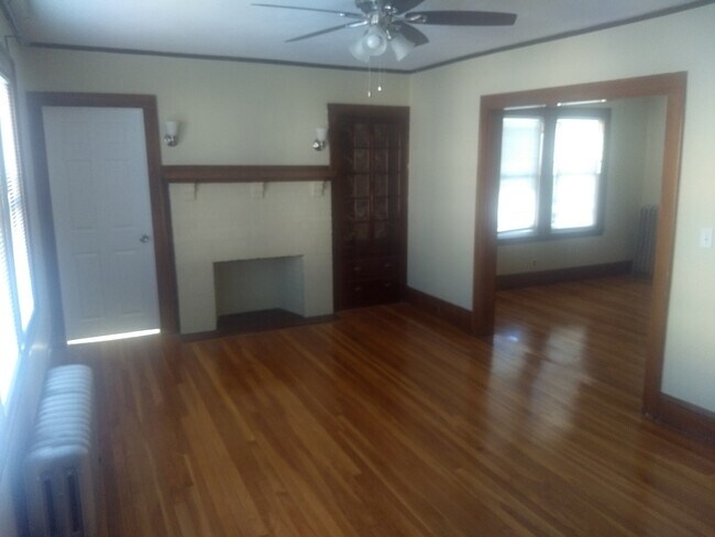 8 Chauncey St, Unit 2 Floor