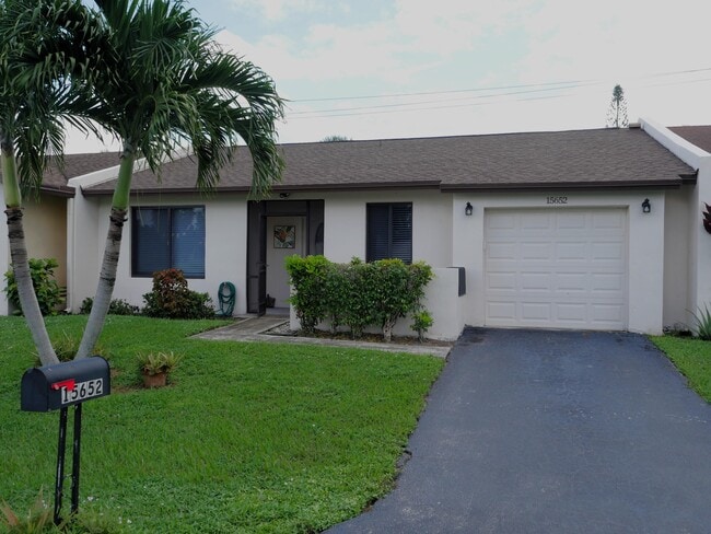 15652 Bottlebrush Cir
