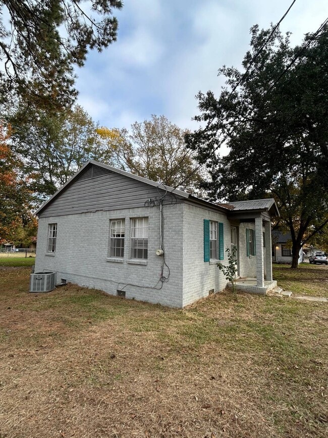1416 Martel St in Magnolia, AR - Building Photo - Building Photo