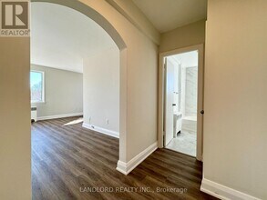 36 Wood Glen Rd in Toronto, ON - Building Photo - Building Photo