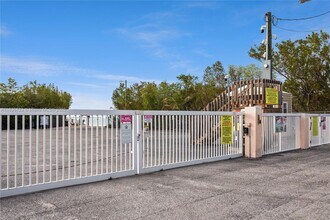 4 Meridian Ave in Key Largo, FL - Building Photo - Building Photo