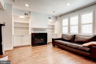4463 Greenwich Pkwy NW in Washington, DC - Building Photo - Building Photo