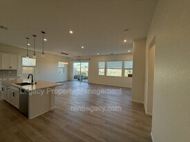 8283 Humble Ct in Sacramento, CA - Building Photo