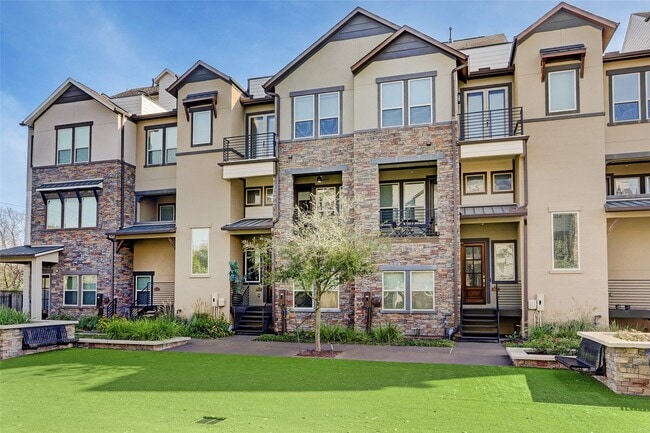 property at 2648 Fountain Key Blvd