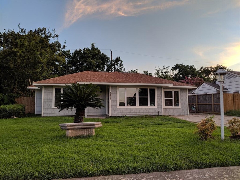 3710 Zephyr St in Houston, TX - Building Photo
