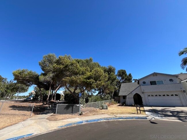 8031 Montara Ave in San Diego, CA - Building Photo - Building Photo