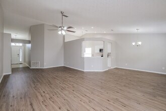 10608 Walker Vista Dr in Riverview, FL - Building Photo - Building Photo