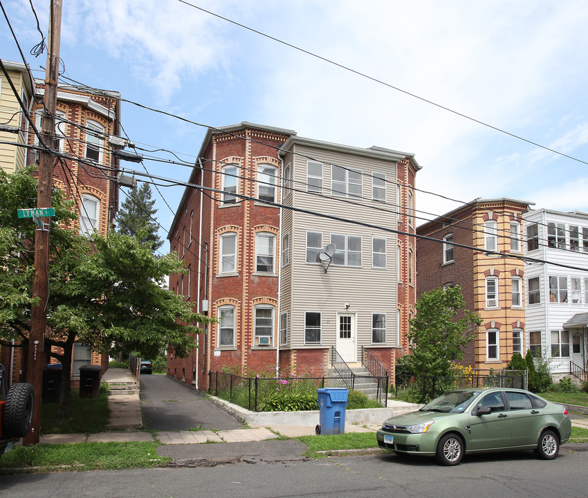 27 Lyman St in New Britain, CT - Building Photo