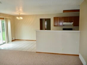 2216 Melanie Ln in Eau Claire, WI - Foto de edificio - Building Photo