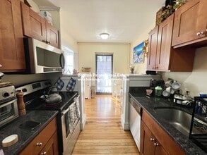 100 Madison Ave, Unit 3 in Newton, MA - Building Photo - Building Photo
