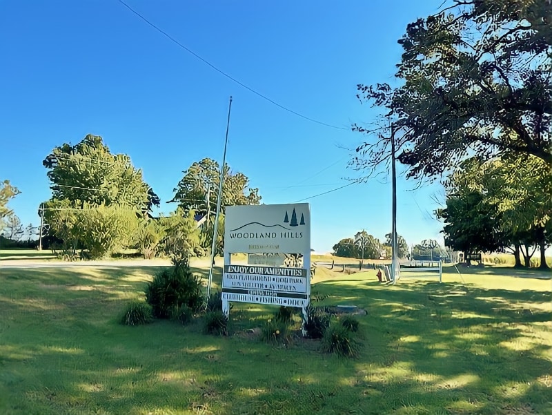 1100 W Locust St in Canton, IL - Building Photo