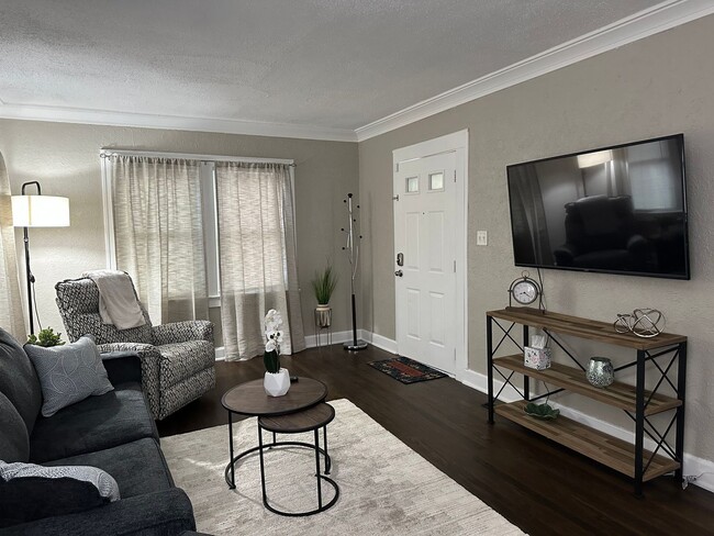 2115 E 68th Terrace in Kansas City, MO - Building Photo - Building Photo