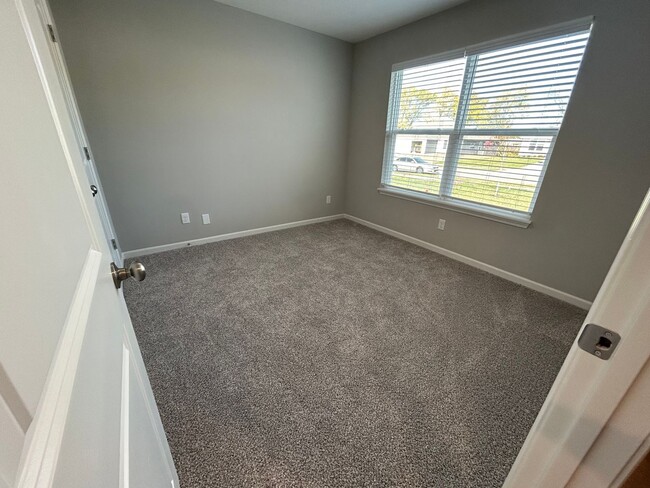 651-653 Fall Meadow Ln in Belton, MO - Building Photo - Building Photo