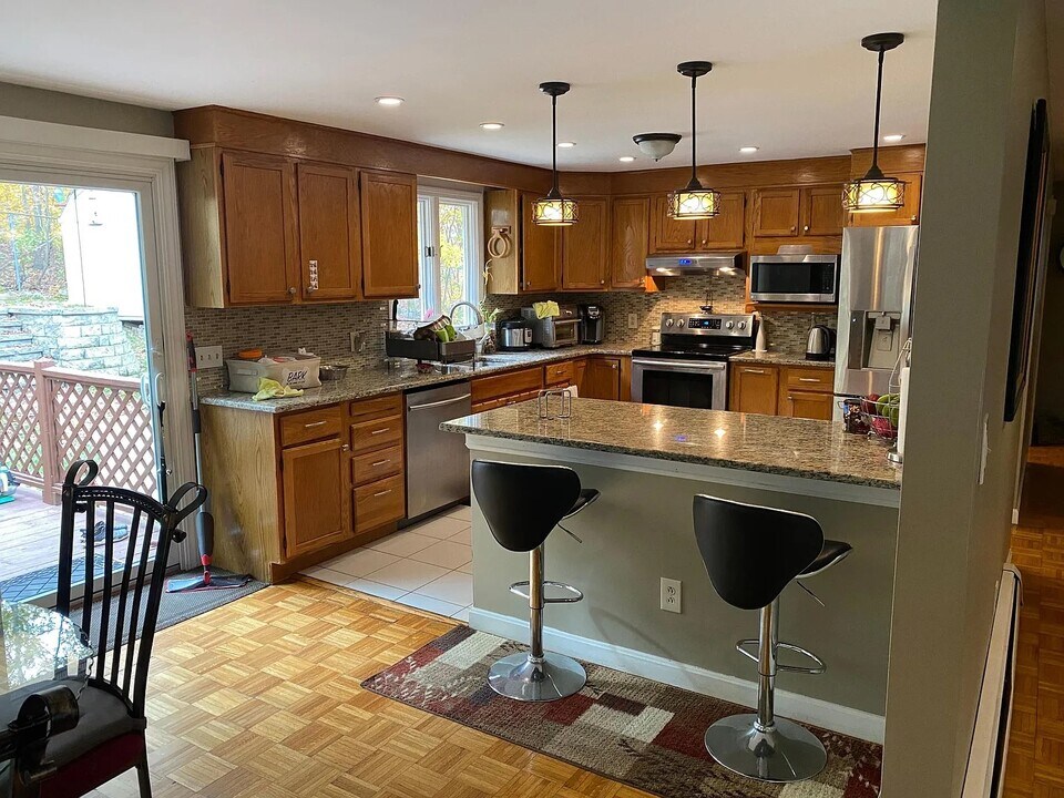 18 Cranston Cir in Woburn, MA - Building Photo