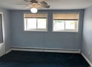 40 Yale St in Port Jefferson Station, NY - Building Photo - Building Photo