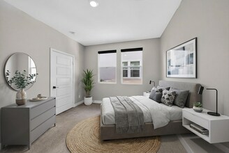 346 Chorus in Irvine, CA - Building Photo - Building Photo