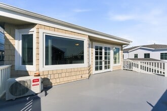 403 38th St in Newport Beach, CA - Building Photo - Building Photo