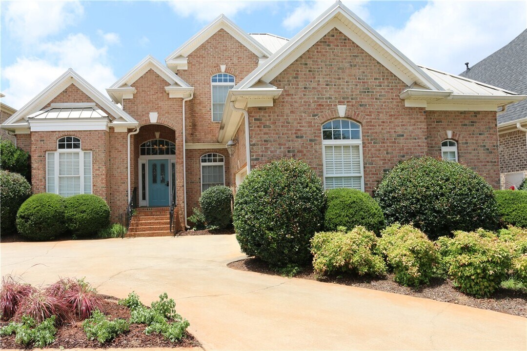 19 Ruby Lake Ln in Simpsonville, SC - Building Photo