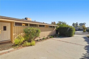 16433 Kingsbury St, Unit 820 in Los Angeles, CA - Building Photo - Building Photo