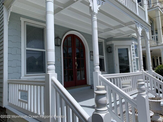 13 Heck Ave in Ocean Grove, NJ - Foto de edificio - Building Photo