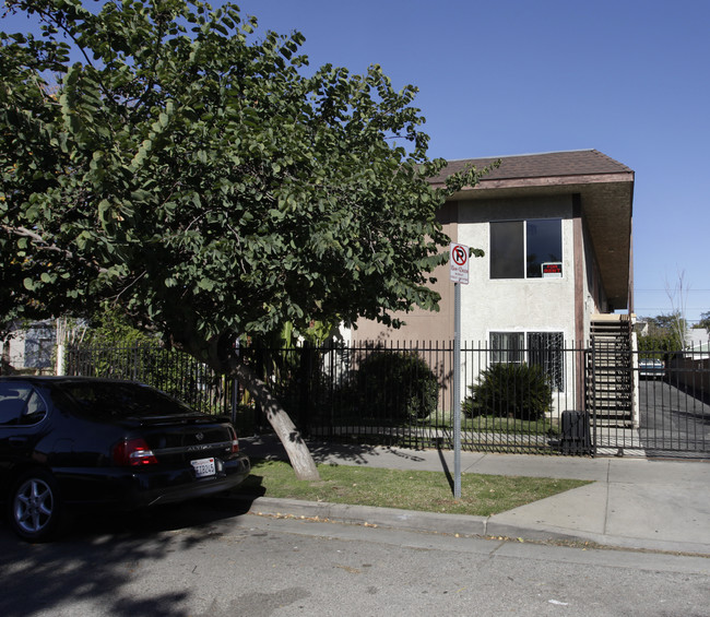 14243-14249 Delano St in Van Nuys, CA - Building Photo - Building Photo