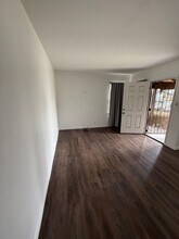 9328 S 6th Ave in Inglewood, CA - Building Photo - Building Photo