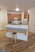 2607 Chapel Lake Dr in Gambrills, MD - Foto de edificio - Building Photo