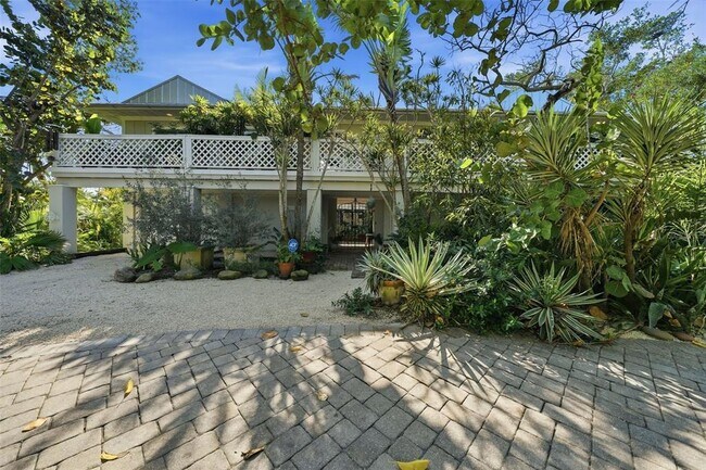 700 Lands End Dr in Longboat Key, FL - Building Photo - Building Photo