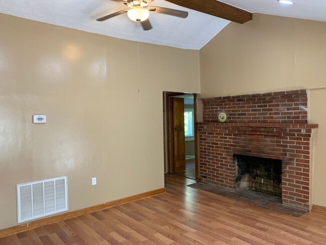 103 Quarry Ln in Concord, VA - Building Photo - Building Photo