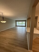 4075 W 51st St, Unit 408 in Minneapolis, MN - Building Photo - Building Photo