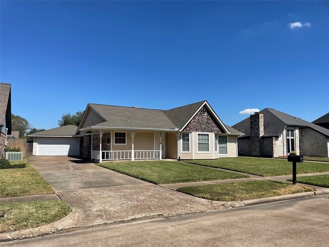 property at 302 Yorkshire Ct