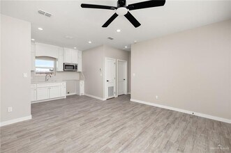 16 Primrose Dr in Weslaco, TX - Building Photo - Building Photo
