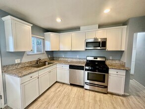 3537-3547 Richmond St in San Diego, CA - Building Photo - Building Photo
