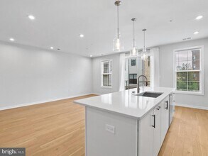 7465 Backett Wood Ter in McLean, VA - Building Photo - Building Photo