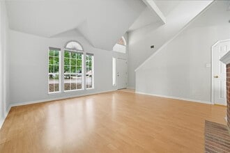 1911 Cedar Bend Dr in Round Rock, TX - Building Photo - Building Photo