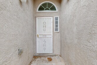 1615 Dona Arcelia St SW in Albuquerque, NM - Building Photo - Building Photo