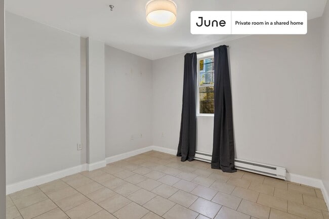 Private bedroom in 5 bed/2.5 bath Home in Boston, MA - Building Photo - Building Photo