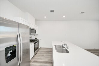 1006 Moon Drop Ln in Houston, TX - Building Photo - Building Photo