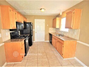 1034 Maple Leaf Ridge in Jonesboro, GA - Foto de edificio - Building Photo